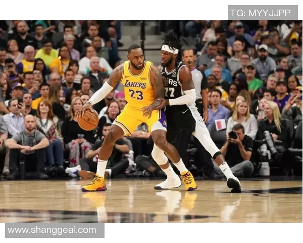 马刺与湖人激战正酣文字直播全程回顾精彩瞬间与赛场动态