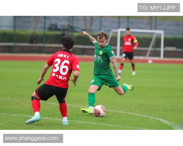 亚冠杯激战伊朗对阵巴林两队争夺小组出线权的关键之战